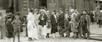 Университет грузится в эшелон перед отправкой в Воронеж