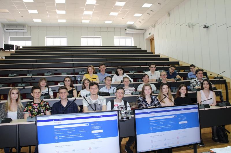 воронеж улица хользунова факультет вгу. экономический факультет вгу воронеж. корпус экономического факультета вгу воронеж. эконом факультет вгу воронеж. студенты вгу.