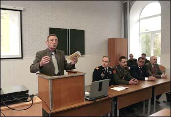 доцент военной кафедры подполковник Игорь Шалагин