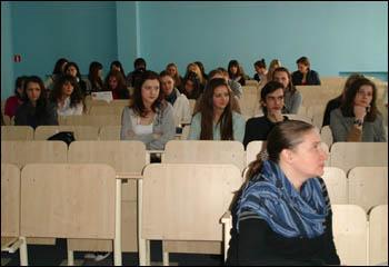 студенты и аспиранты минских вузов во время лекций